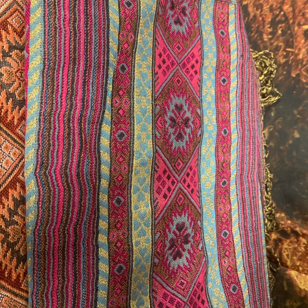 Pashmina - Picture 3 of 4